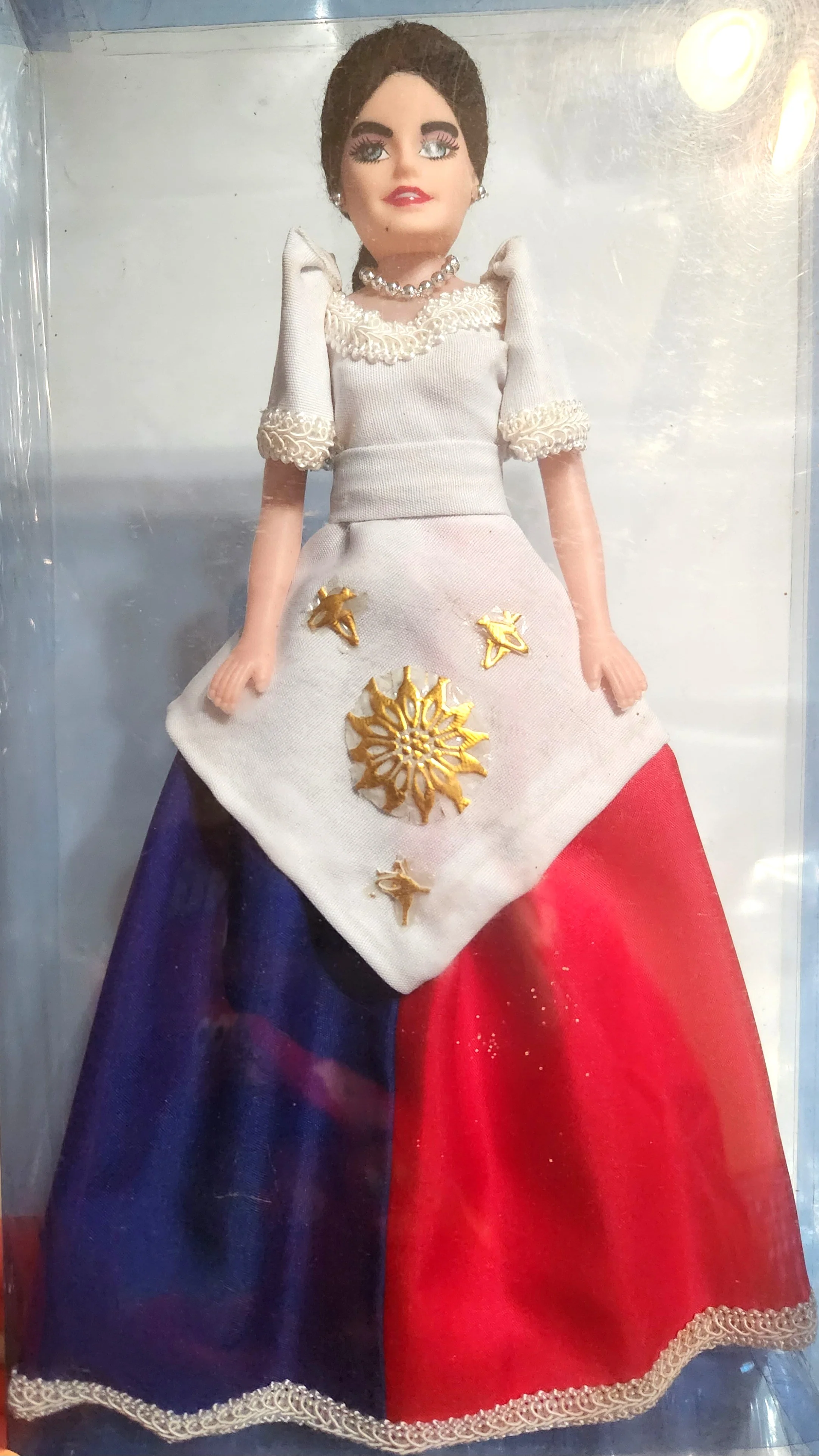 FH13 - Filipino and Filipina Dolls, Barong Tagalog and Filipiniana - Image 7